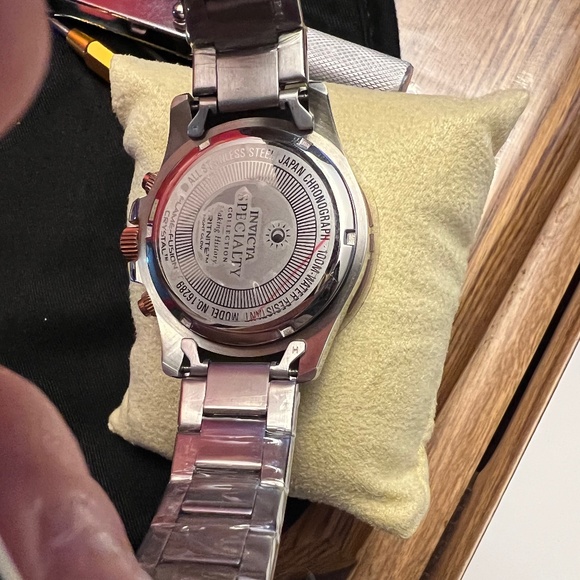 Invicta Mens chronograph rose gold/silver watch NIB - Picture 5 of 12